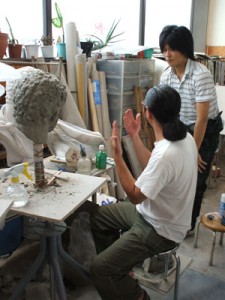 塑造を通して彫刻科への基本を学ぶ。